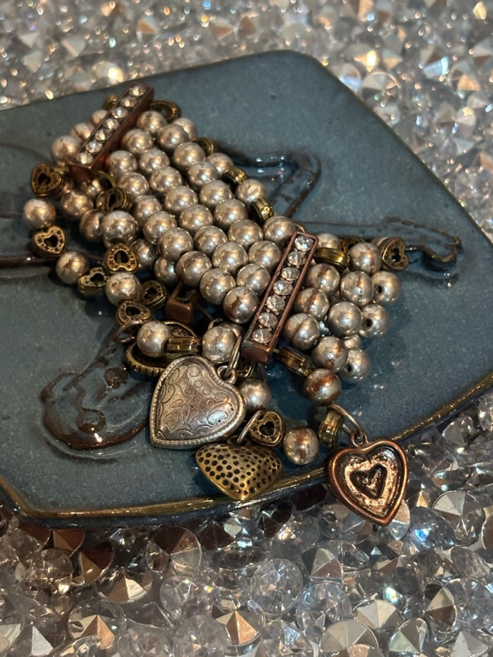 ✨ Vintage Stretchy Multi-Strand Heart Charm Bracelet ✨ - Picture 8 of 13